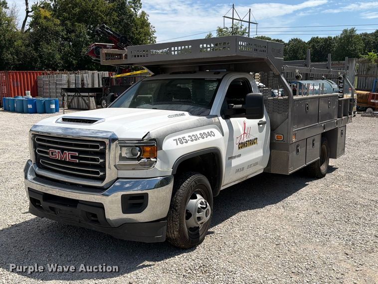 image for item EO8727 2017 GMC Sierra 3500HD flatbed pickup truck