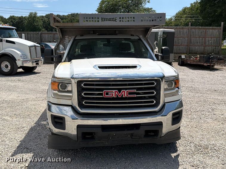 image for item EO8727 2017 GMC Sierra 3500HD flatbed pickup truck