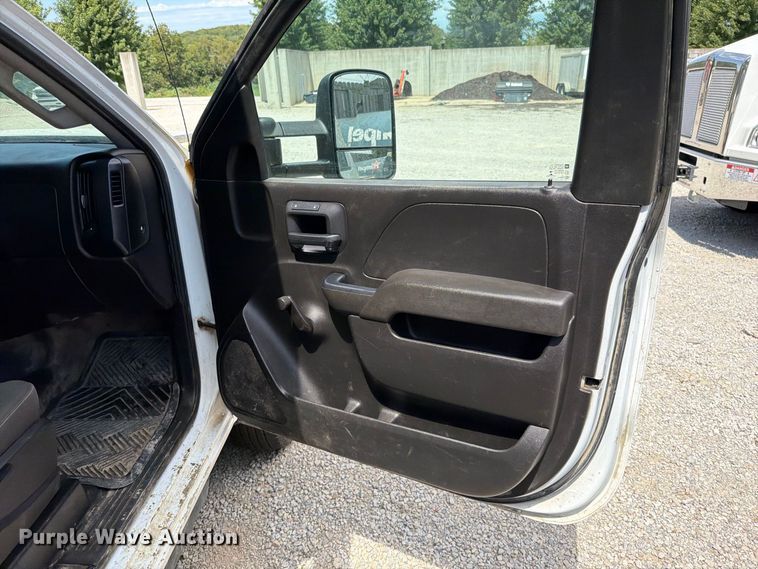 image for item EO8727 2017 GMC Sierra 3500HD flatbed pickup truck