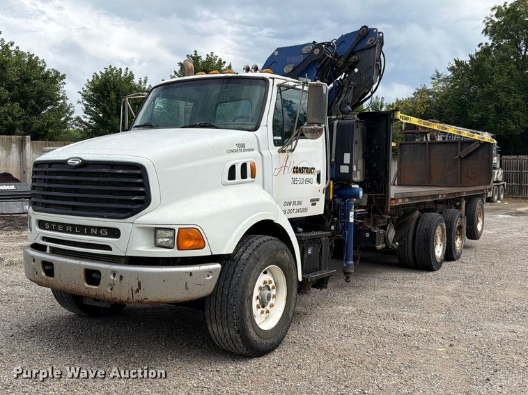 image for item EO8731 2004 Sterling L9500 crane truck