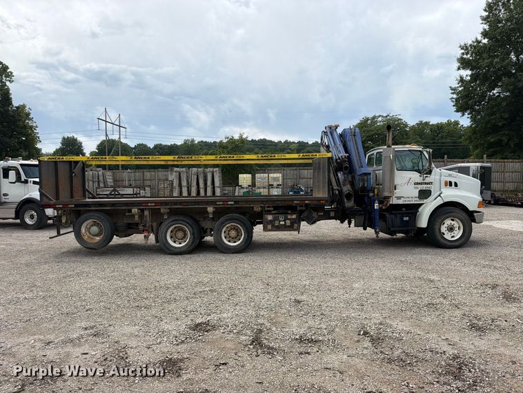 image for item EO8731 2004 Sterling L9500 crane truck