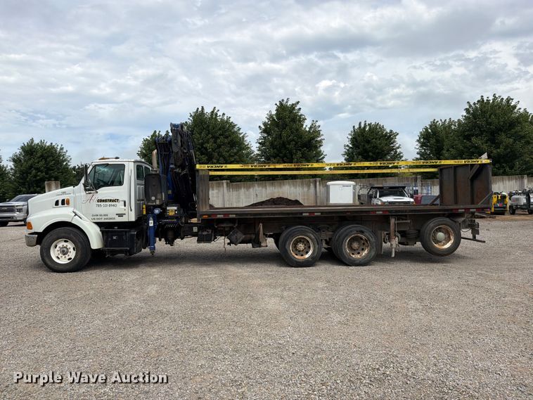 image for item EO8731 2004 Sterling L9500 crane truck