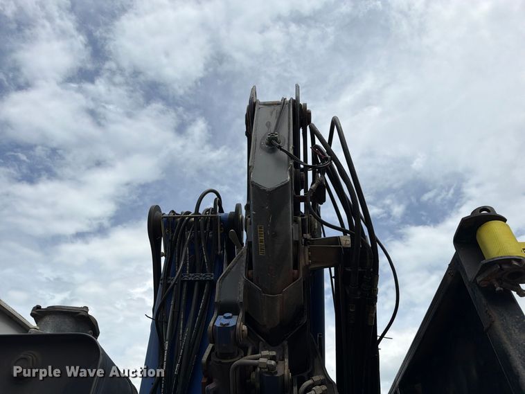 image for item EO8731 2004 Sterling L9500 crane truck