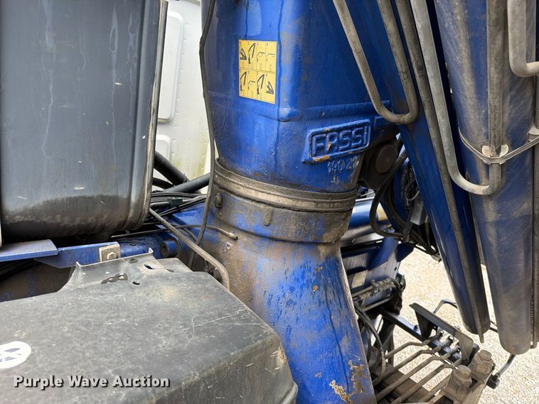 image for item EO8731 2004 Sterling L9500 crane truck