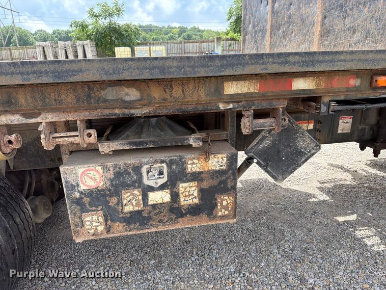 image for item EO8731 2004 Sterling L9500 crane truck