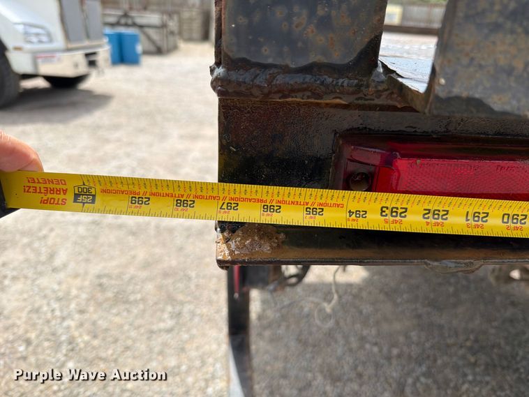 image for item EO8731 2004 Sterling L9500 crane truck