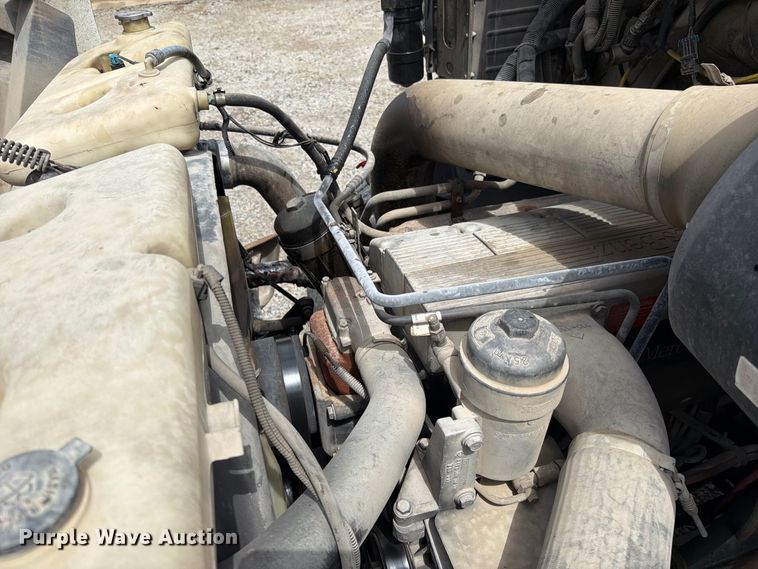 image for item EO8731 2004 Sterling L9500 crane truck