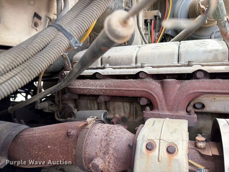 image for item EO8731 2004 Sterling L9500 crane truck