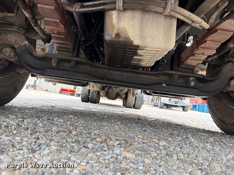image for item EO8731 2004 Sterling L9500 crane truck