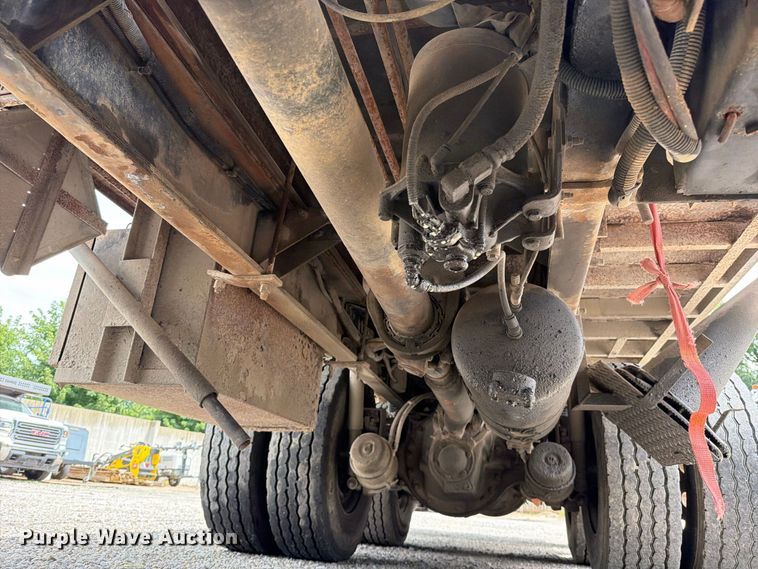 image for item EO8731 2004 Sterling L9500 crane truck