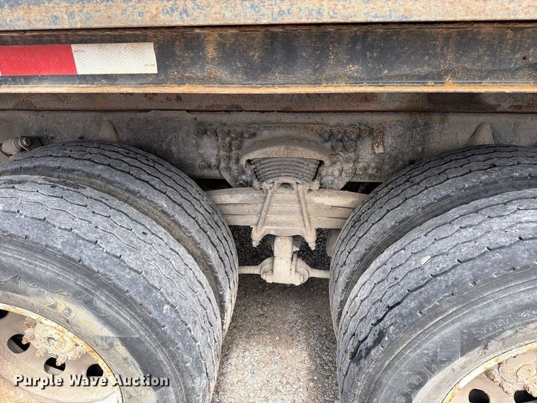 image for item EO8731 2004 Sterling L9500 crane truck