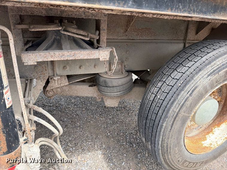 image for item EO8731 2004 Sterling L9500 crane truck
