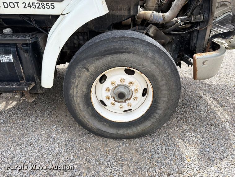 image for item EO8731 2004 Sterling L9500 crane truck