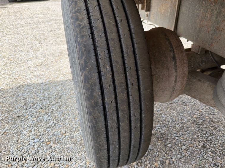 image for item EO8731 2004 Sterling L9500 crane truck