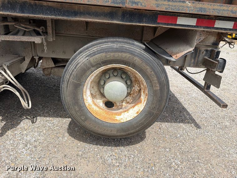 image for item EO8731 2004 Sterling L9500 crane truck