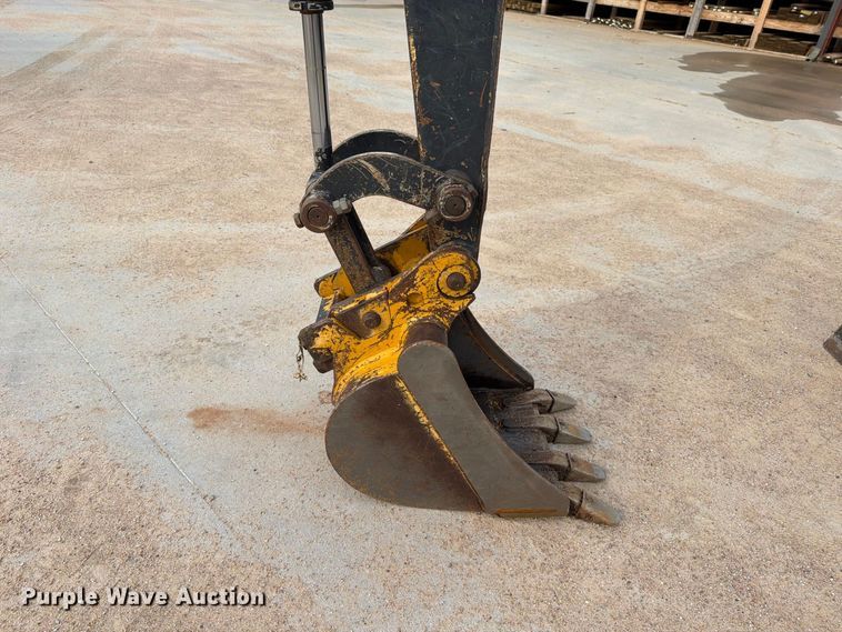 image for item EP7531 2017 John Deere 26G Mini excavator