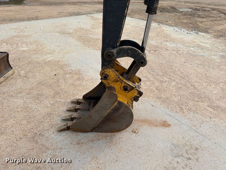 image for item EP7531 2017 John Deere 26G Mini excavator