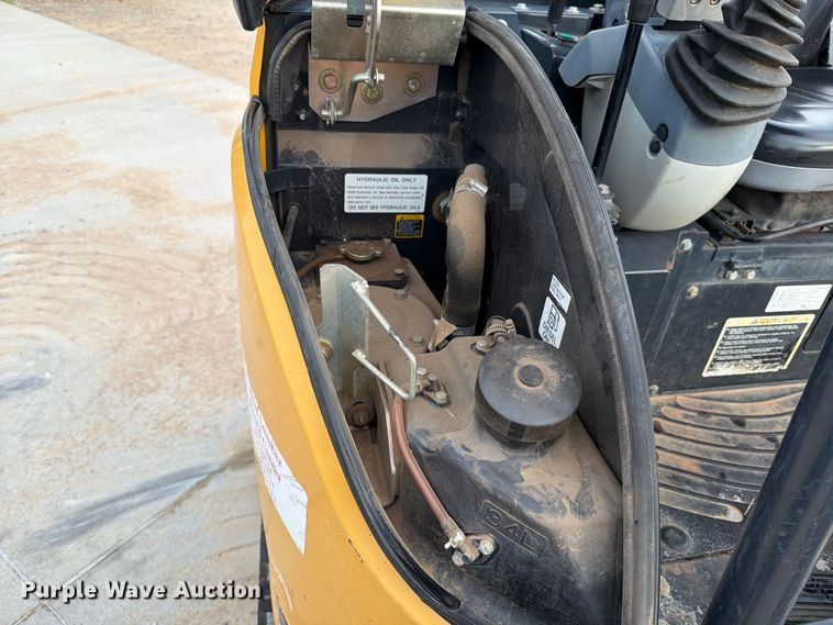image for item EP7531 2017 John Deere 26G Mini excavator