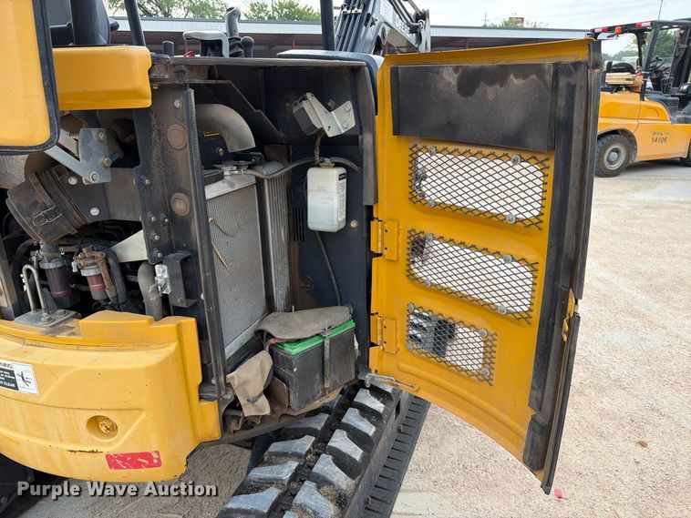 image for item EP7531 2017 John Deere 26G Mini excavator