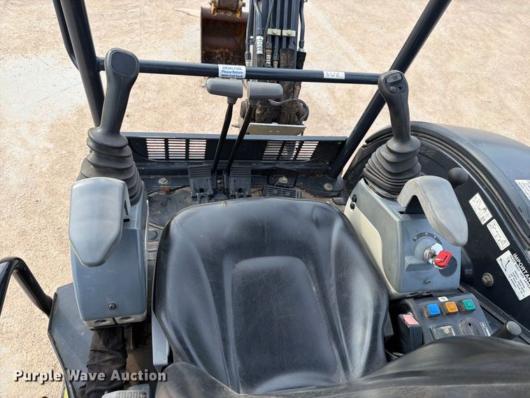 image for item EP7531 2017 John Deere 26G Mini excavator