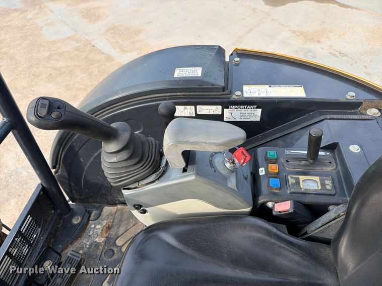image for item EP7531 2017 John Deere 26G Mini excavator
