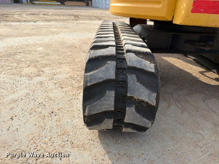 image for item EP7531 2017 John Deere 26G Mini excavator