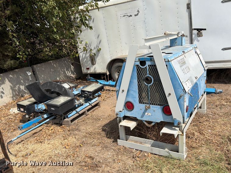 image for item EP7542 2006 Genie TML-4000N light plant