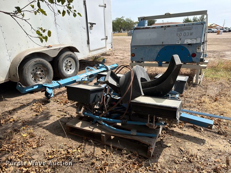 image for item EP7542 2006 Genie TML-4000N light plant
