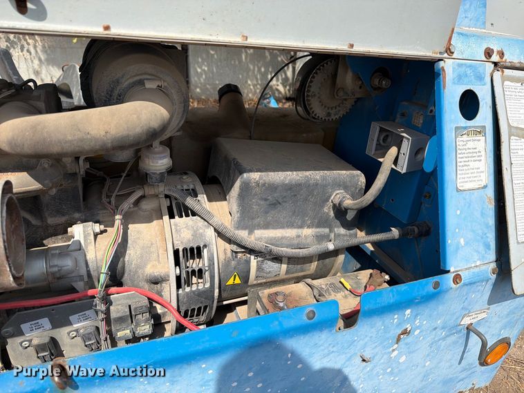 image for item EP7542 2006 Genie TML-4000N light plant