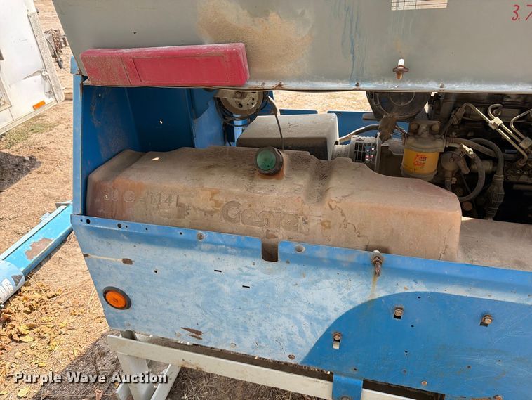image for item EP7542 2006 Genie TML-4000N light plant