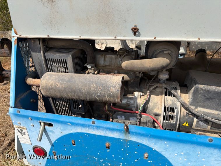 image for item EP7542 2006 Genie TML-4000N light plant