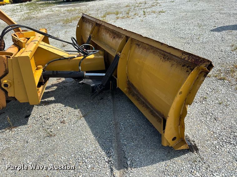 image for item ER3253 1996 Case 570 LXT landscape tractor
