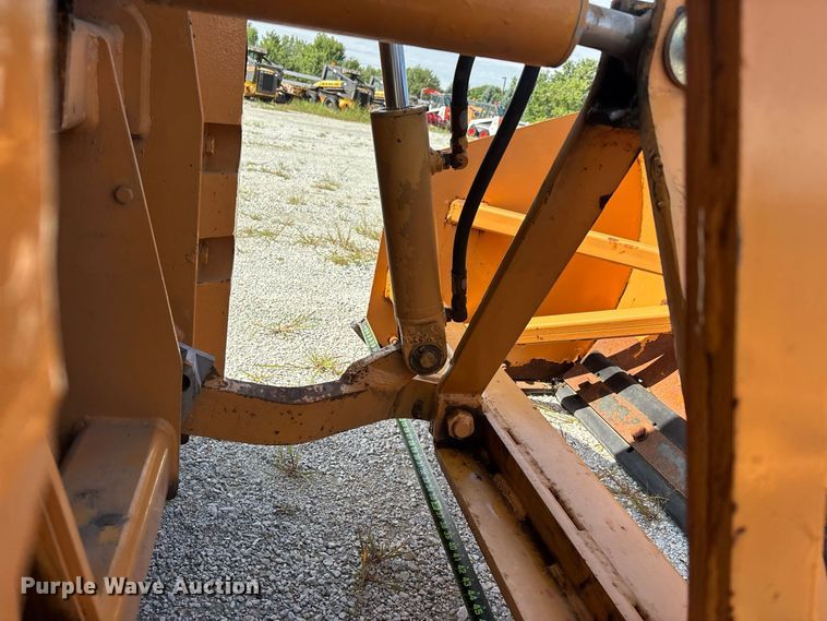 image for item ER3253 1996 Case 570 LXT landscape tractor