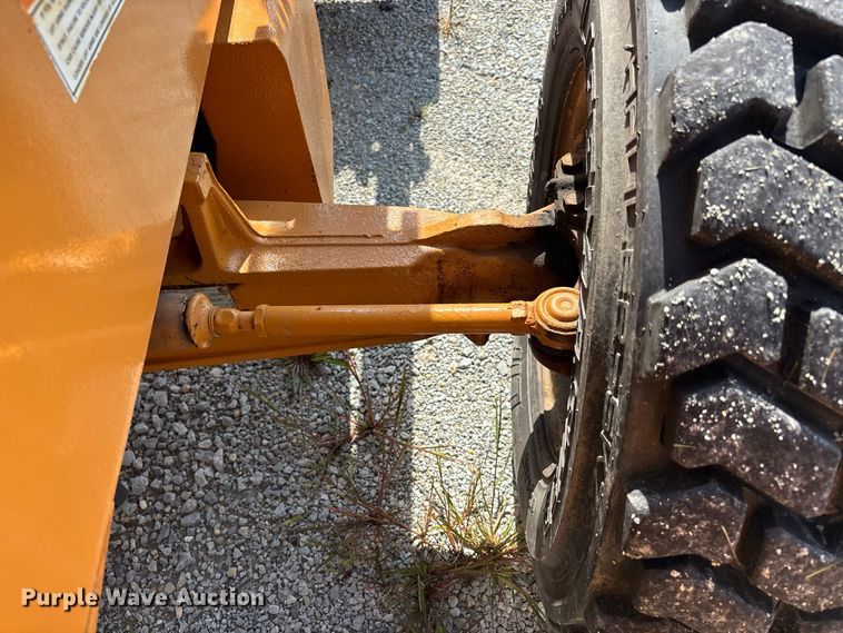 image for item ER3253 1996 Case 570 LXT landscape tractor