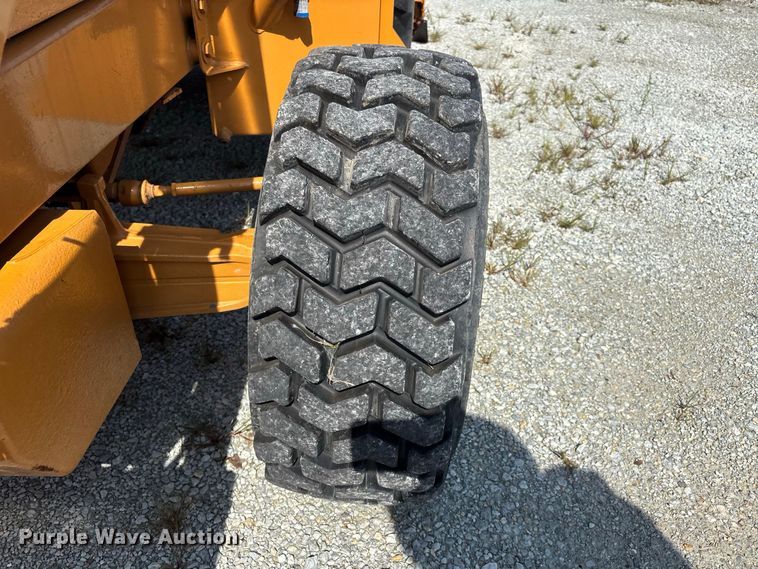 image for item ER3253 1996 Case 570 LXT landscape tractor