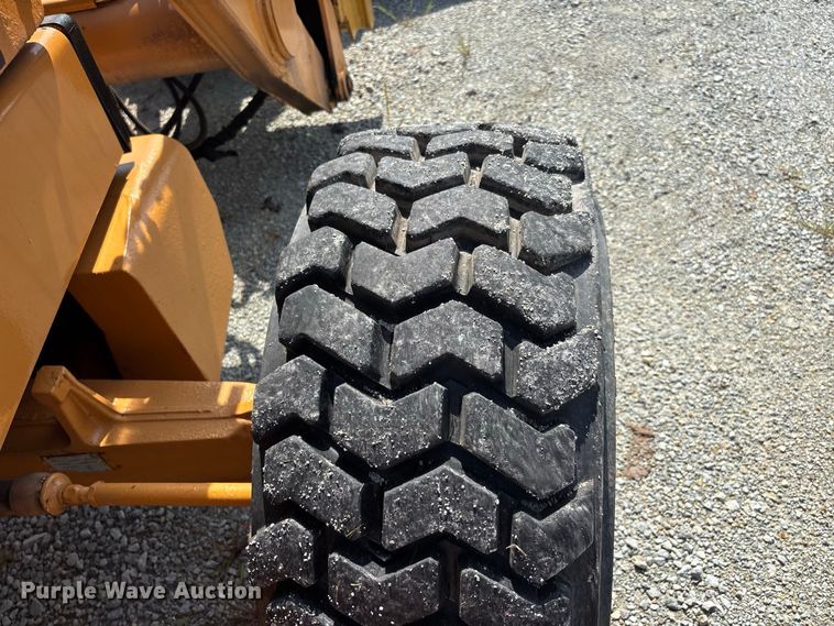 image for item ER3253 1996 Case 570 LXT landscape tractor
