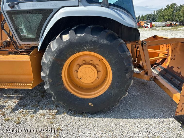 image for item ER3253 1996 Case 570 LXT landscape tractor
