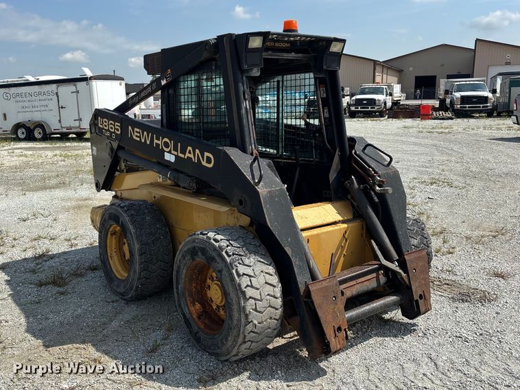 image for item ER3255 New Holland LX 865 Turbo skid steer loader