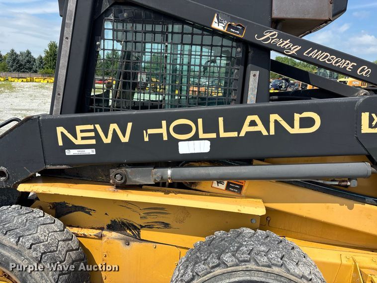 image for item ER3255 New Holland LX 865 Turbo skid steer loader