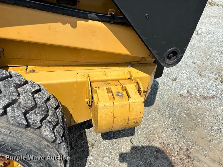 image for item ER3255 New Holland LX 865 Turbo skid steer loader