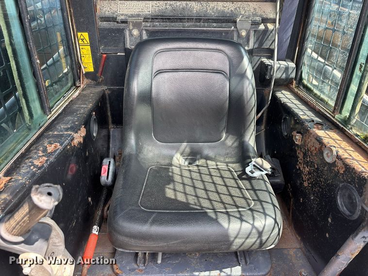 image for item ER3255 New Holland LX 865 Turbo skid steer loader