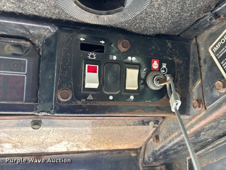 image for item ER3255 New Holland LX 865 Turbo skid steer loader