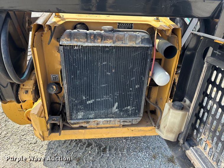 image for item ER3255 New Holland LX 865 Turbo skid steer loader