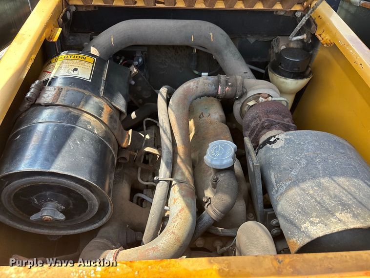 image for item ER3255 New Holland LX 865 Turbo skid steer loader