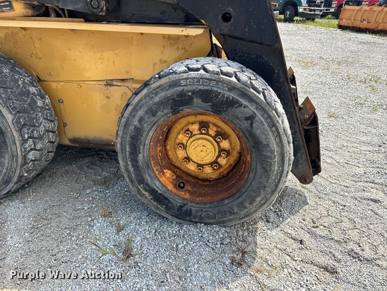 image for item ER3255 New Holland LX 865 Turbo skid steer loader