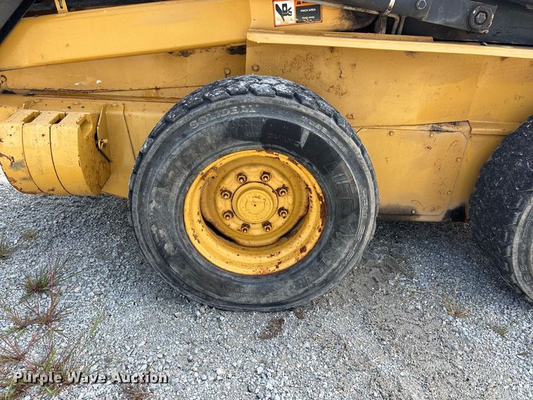 image for item ER3255 New Holland LX 865 Turbo skid steer loader