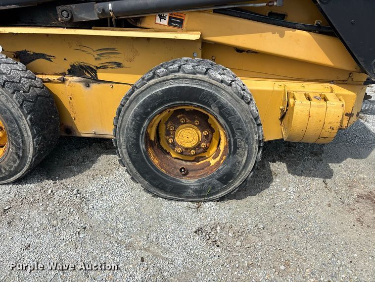 image for item ER3255 New Holland LX 865 Turbo skid steer loader