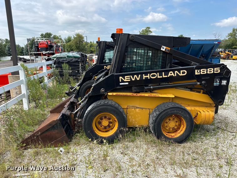 image for item ER3256 1996 New Holland LX 885 skid steer loader
