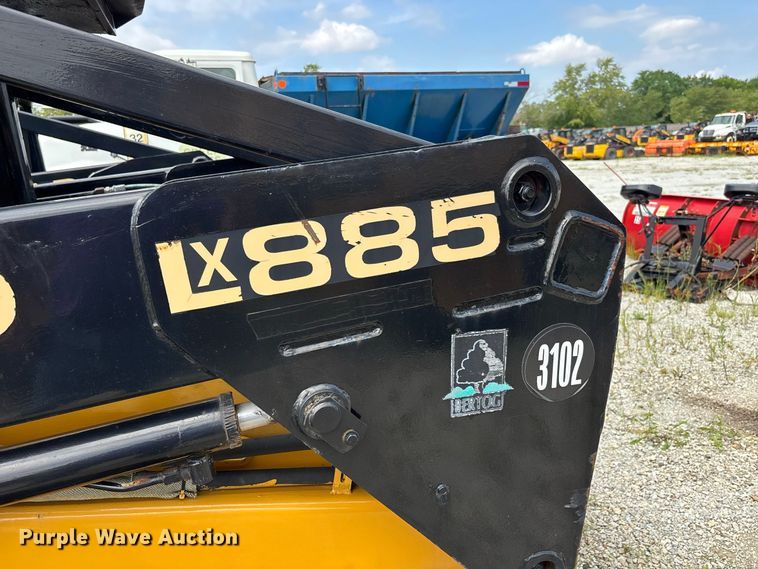 image for item ER3256 1996 New Holland LX 885 skid steer loader