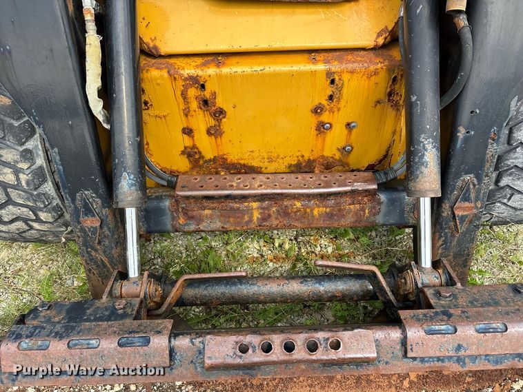 image for item ER3256 1996 New Holland LX 885 skid steer loader